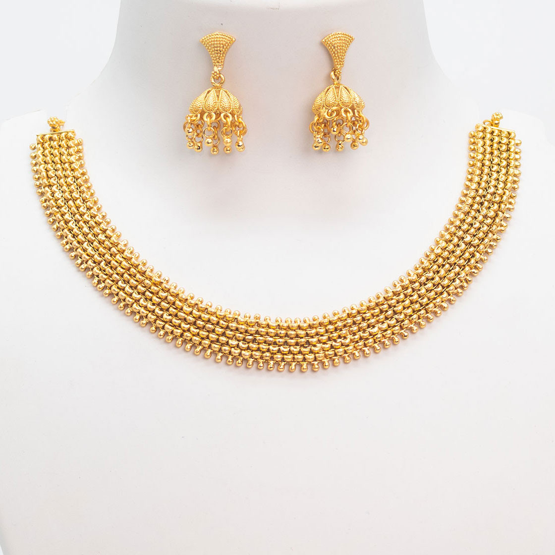 attractive-half-moon-rajwadi-plated-choker-necklace-set-2023-12-04-06-34-53-1465.jpg