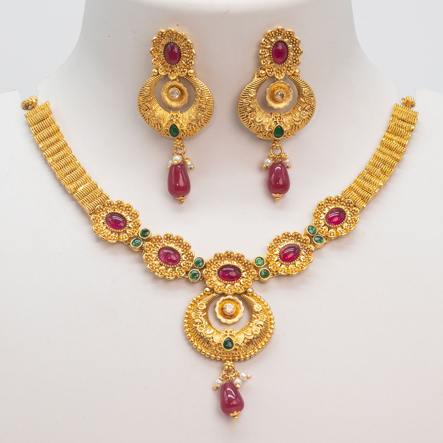 beautiful-floral-ruby-stone-rajwadi-short-necklace-set-2023-11-29-05-23-29-2170.jpg