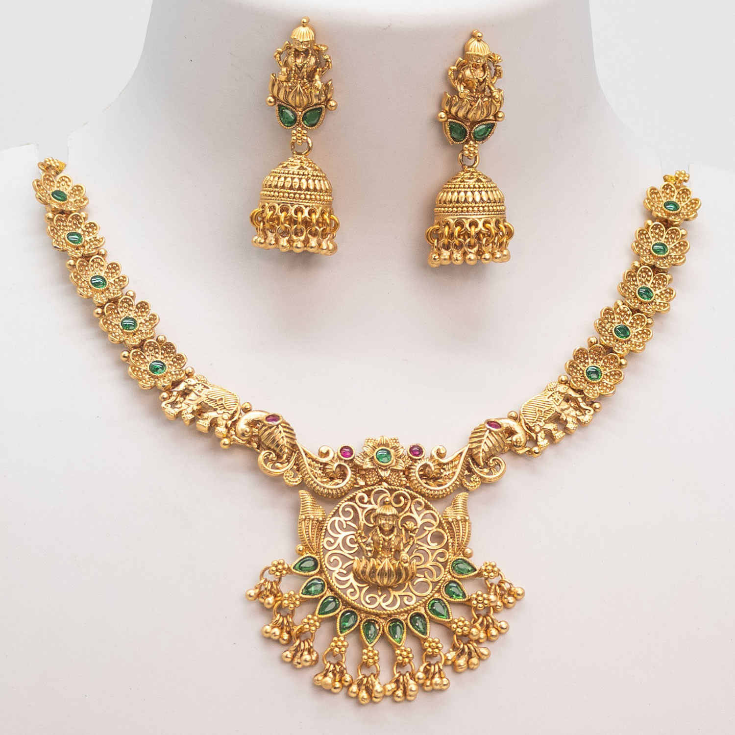 beautiful-lakshmi-green-stone-rajwadi-1gm-gold-plated-short-necklace-set-2023-12-30-01-59-53-1612.jpg
