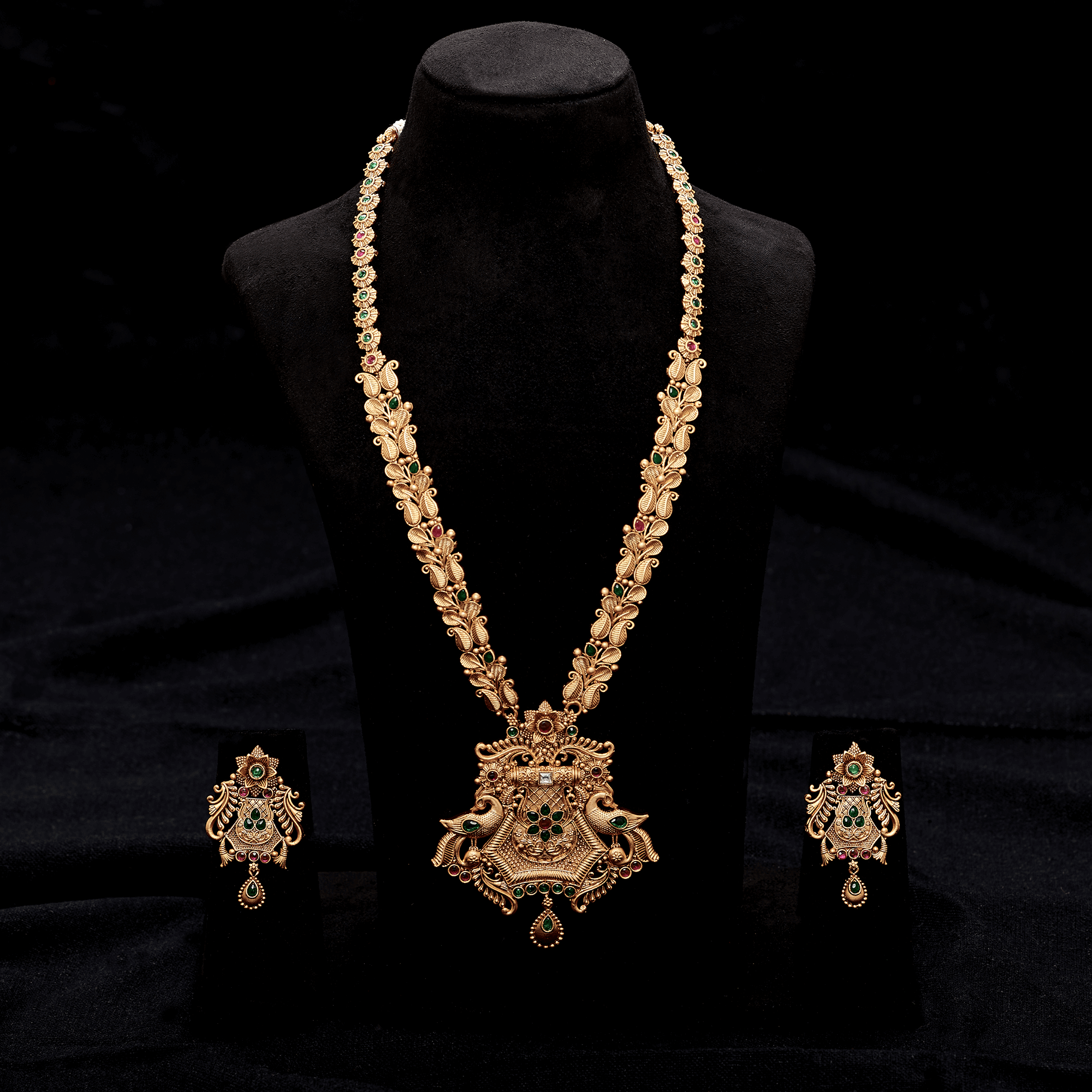 beautiful-peacock-green-colour-rajwadi-gold-matt-finish-long-necklace-set-2023-10-20-06-55-09-5126.png