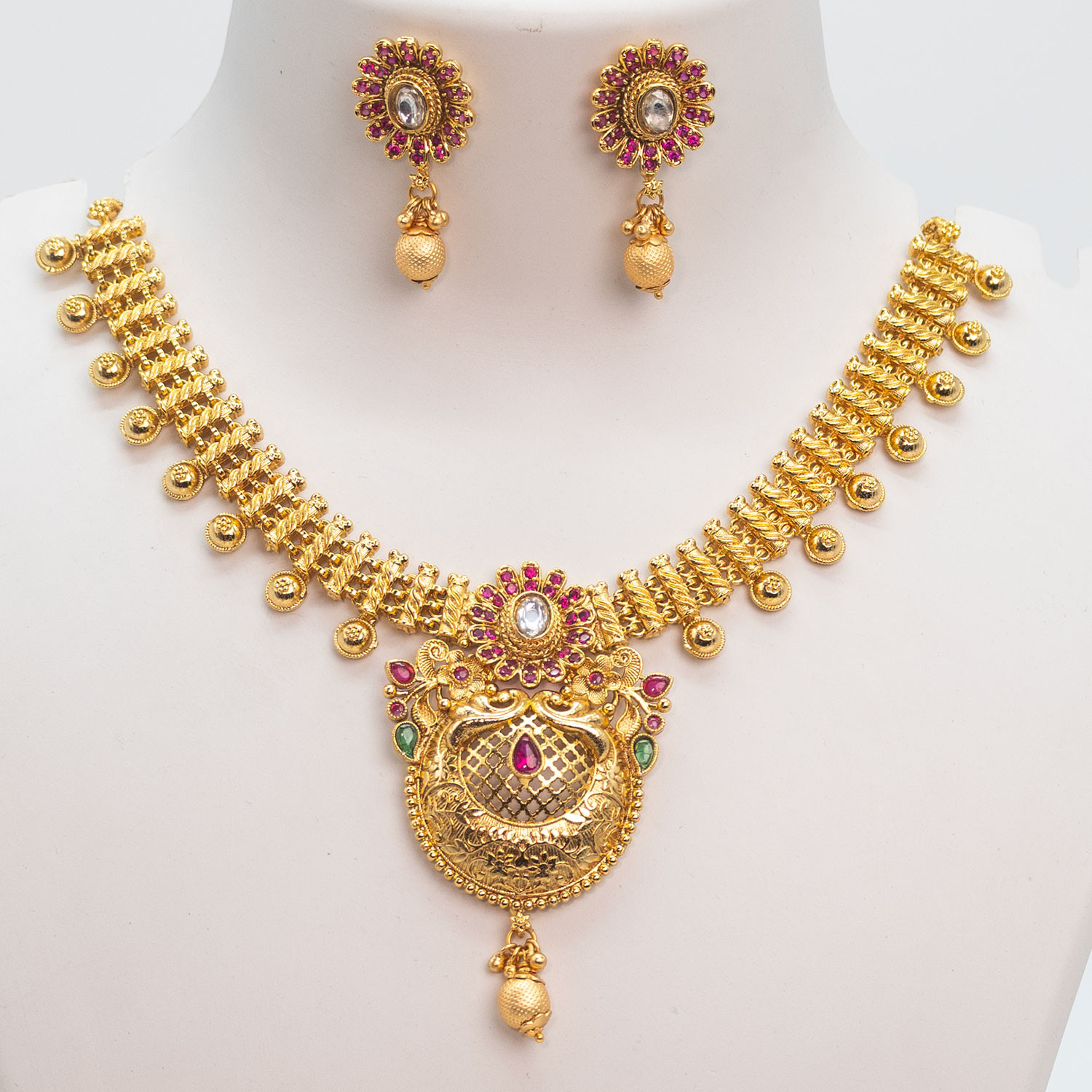 beautiful-peacock-rajwadi-gold-plated-short-necklace-set-1-2023-11-30-11-32-22-6823.jpg