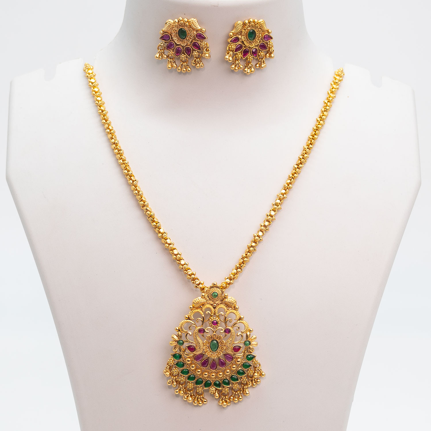 beautiful-peacock-ruby-green-stone-chain-with-pendant-set-2023-12-04-11-35-05-2990.jpg