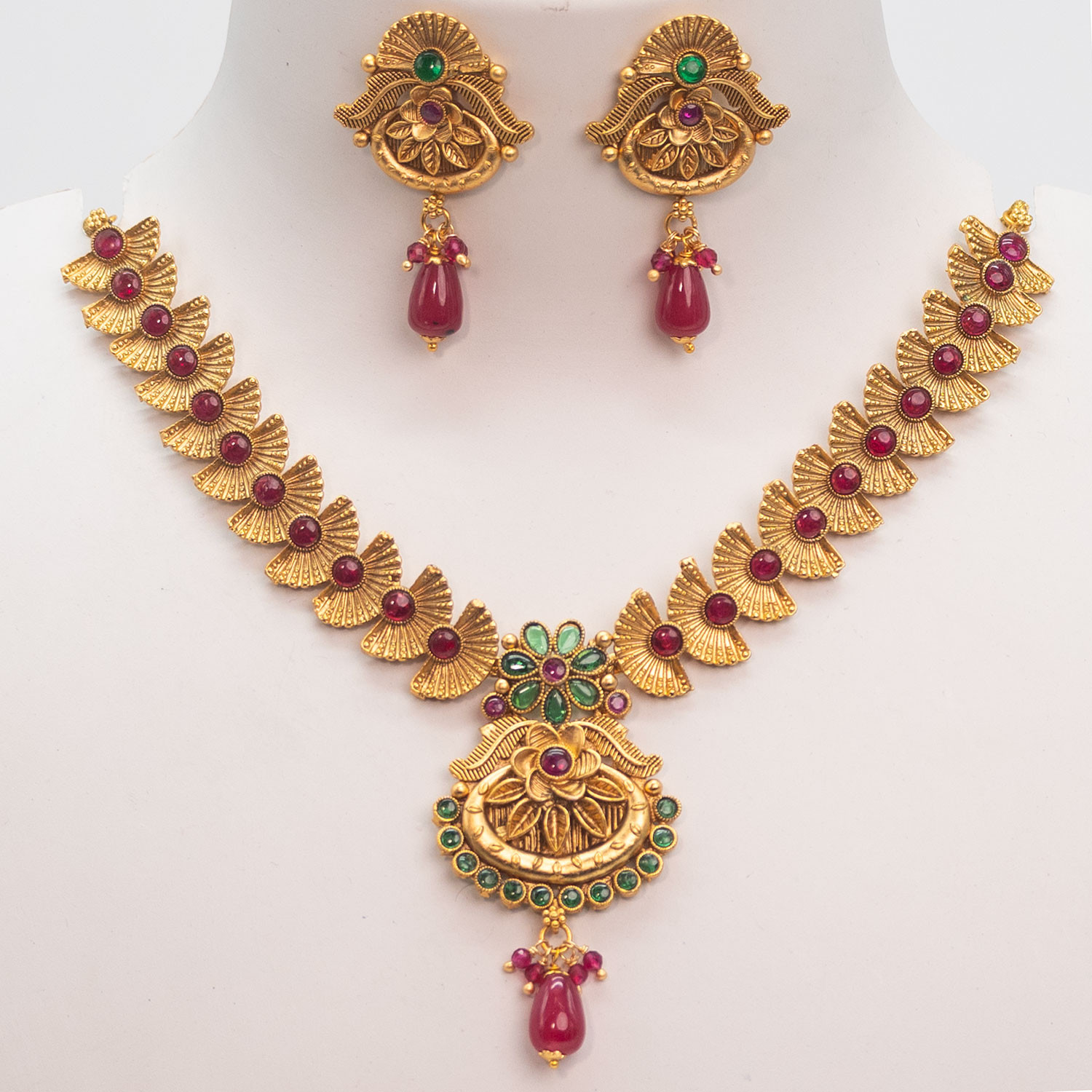 gorgeous-floral-rajwadi-1gm-gold-plated-matt-finish-short-necklace-set-2023-12-30-01-52-50-4170.jpg