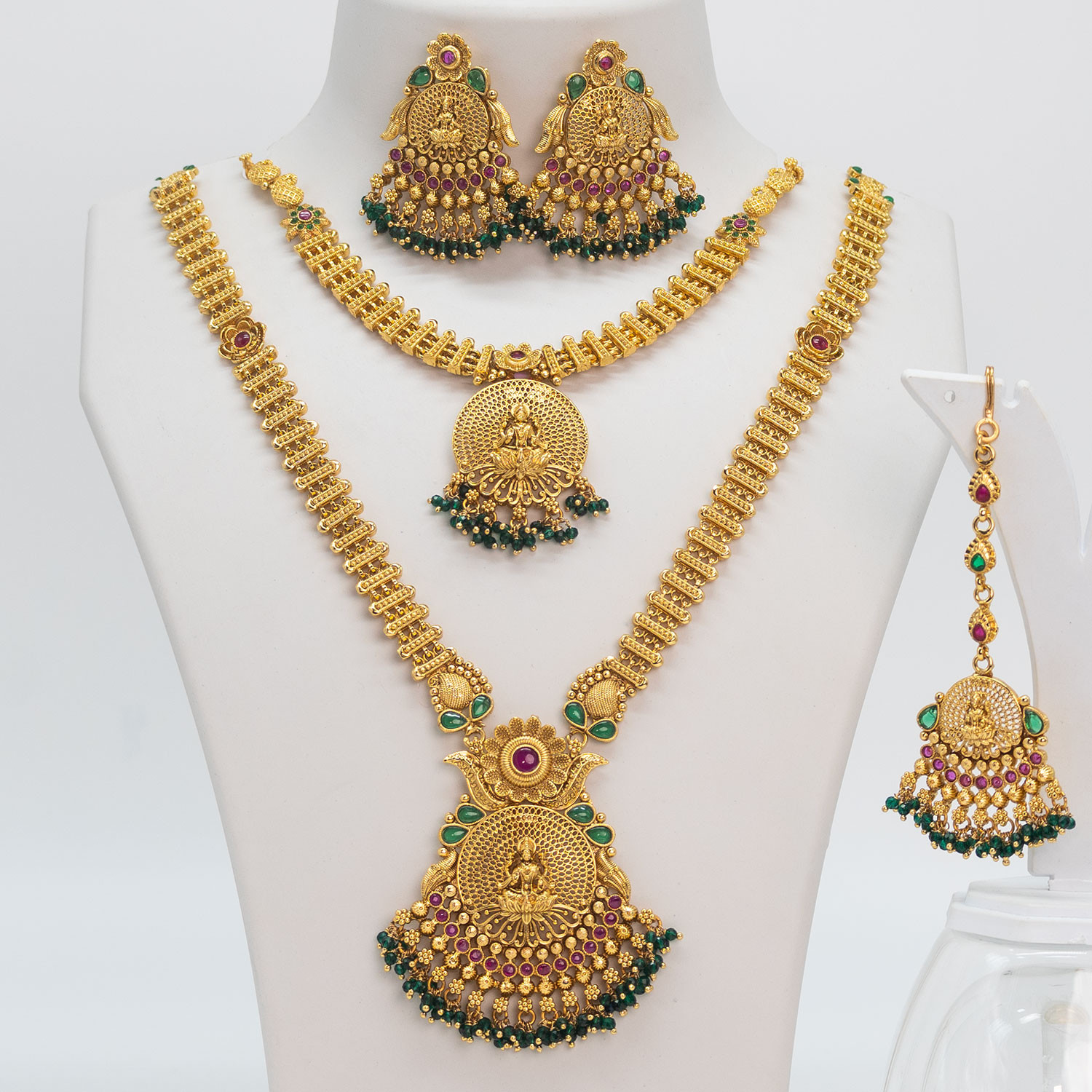 green-antique-lakshmi-jewelry-combo-set-2023-11-30-01-58-42-3030.jpg