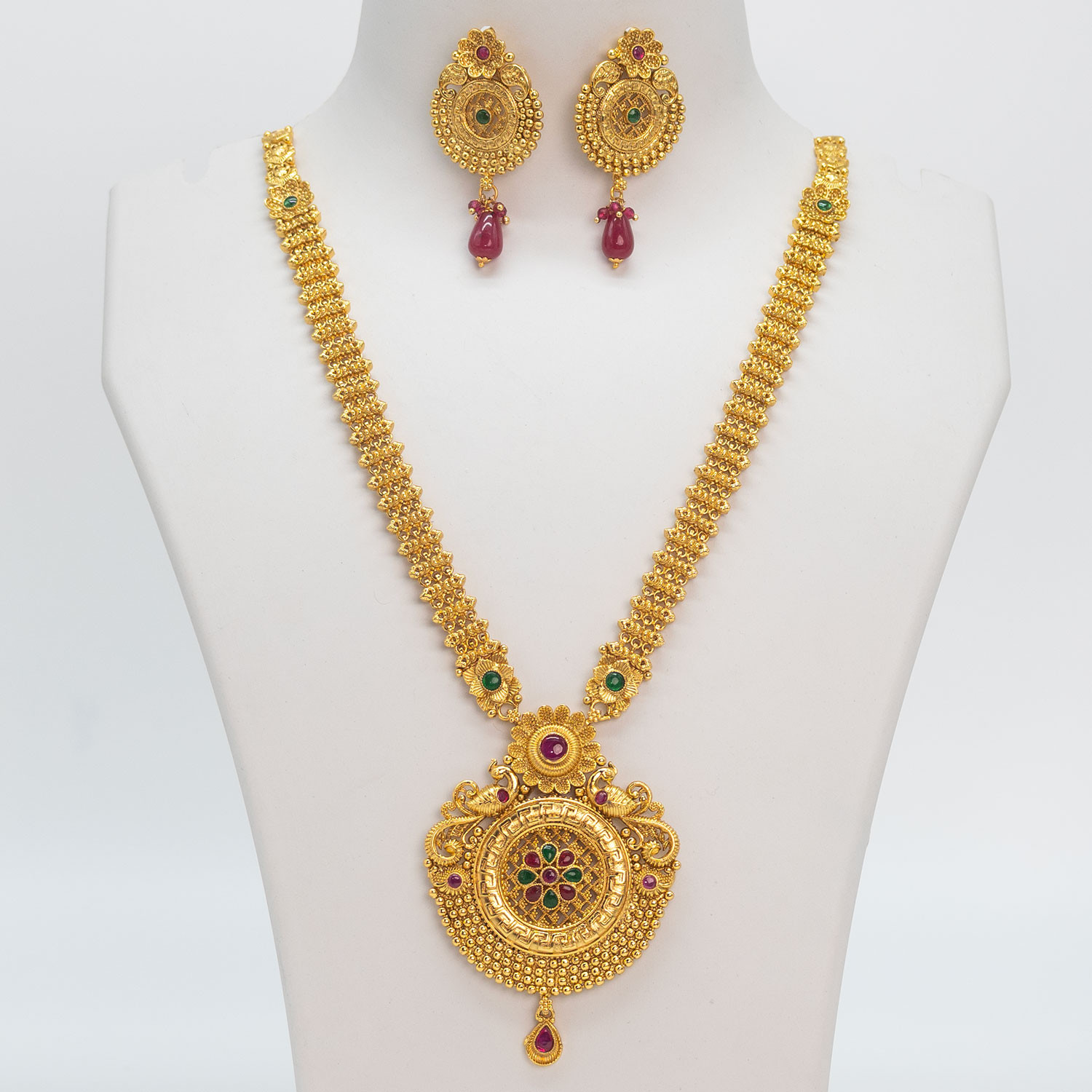 peacock-inspired-ruby-rajwadi-necklace-set-2023-11-30-01-48-41-6051.jpg