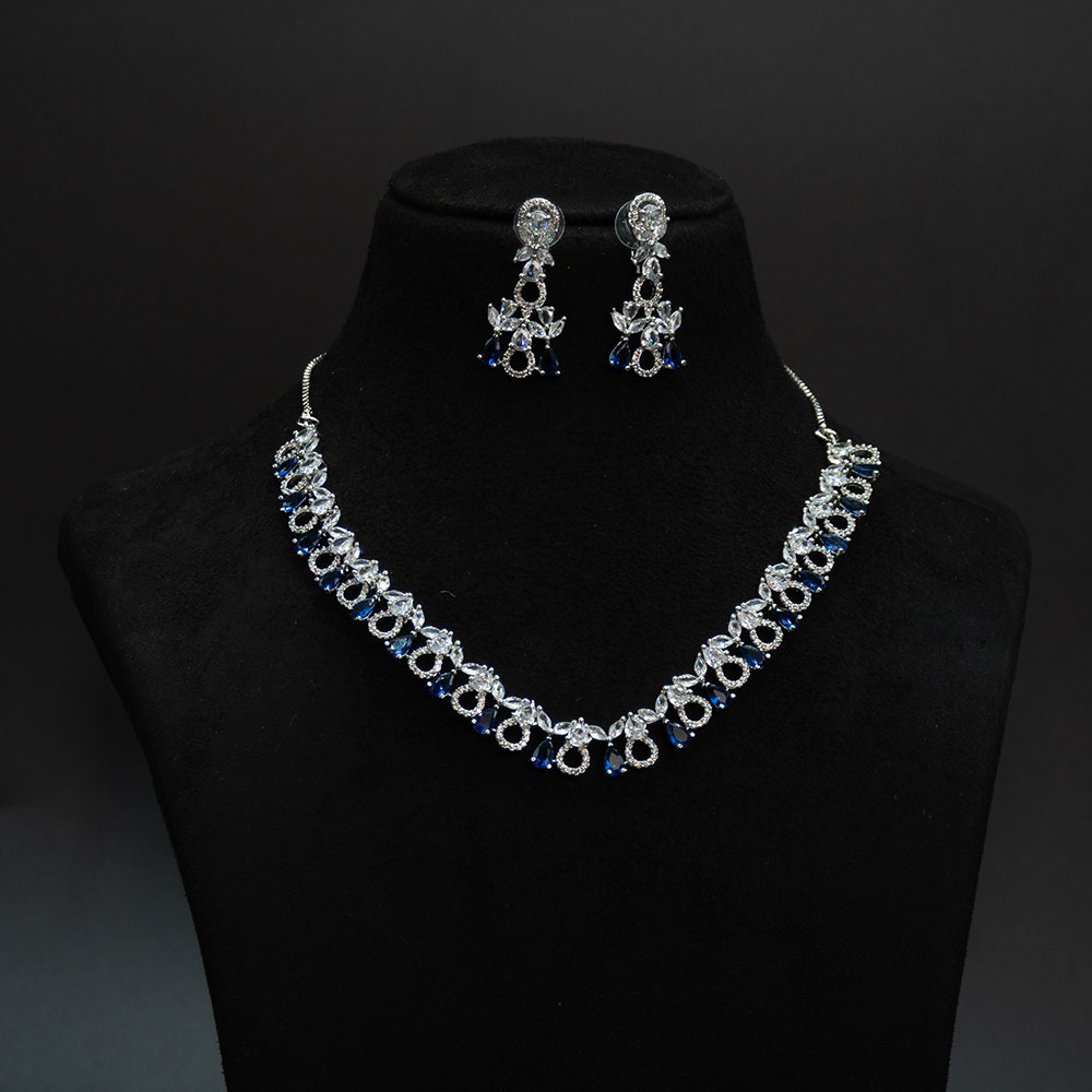 purple-small-neckles_DSC9986-min