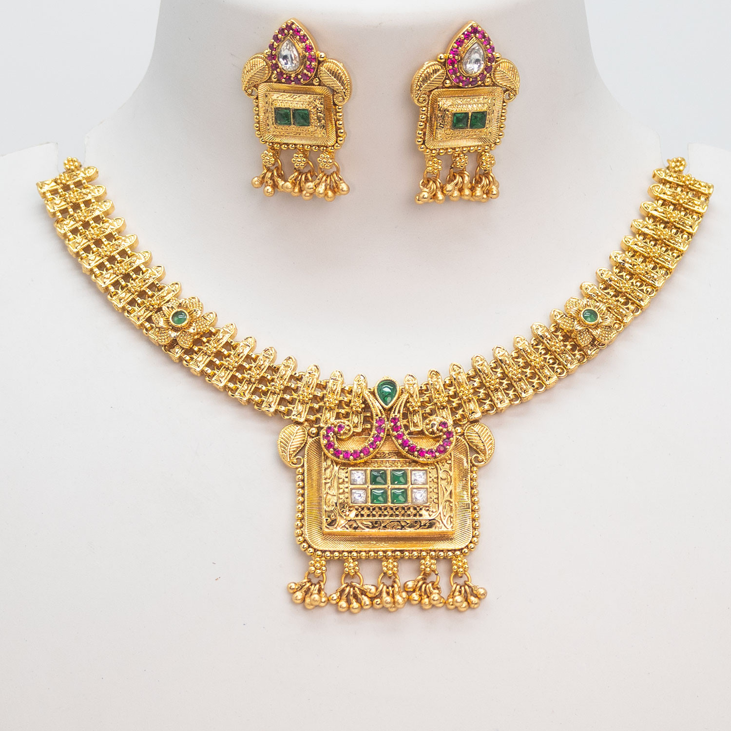 rajwadi-matt-finish-green-necklace-2023-11-30-02-24-40-7154.jpg