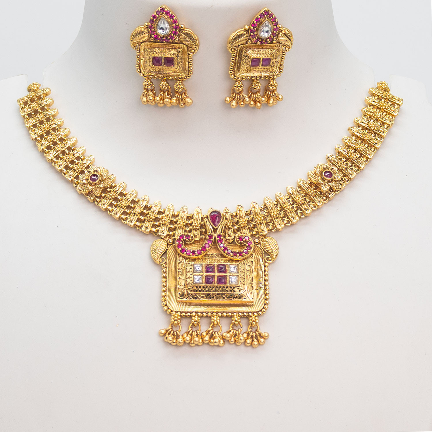 rajwadi-matt-finish-ruby-necklace-2023-11-30-02-27-35-5910.jpg