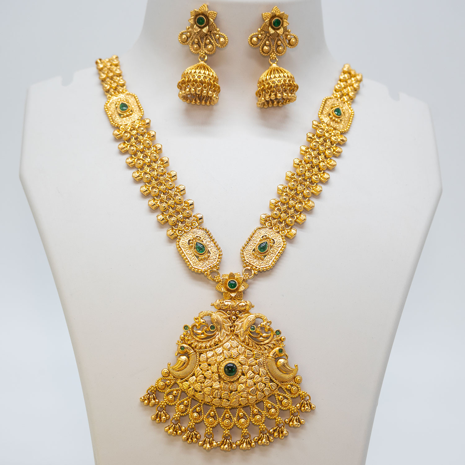 royal-antique-rajwadi-gold-plated-green-stone-long-necklace-set-2023-11-23-11-54-50-1515.jpg