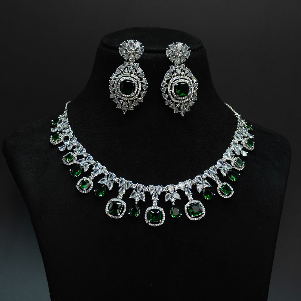 royal-stylish-green_DSC9980-min
