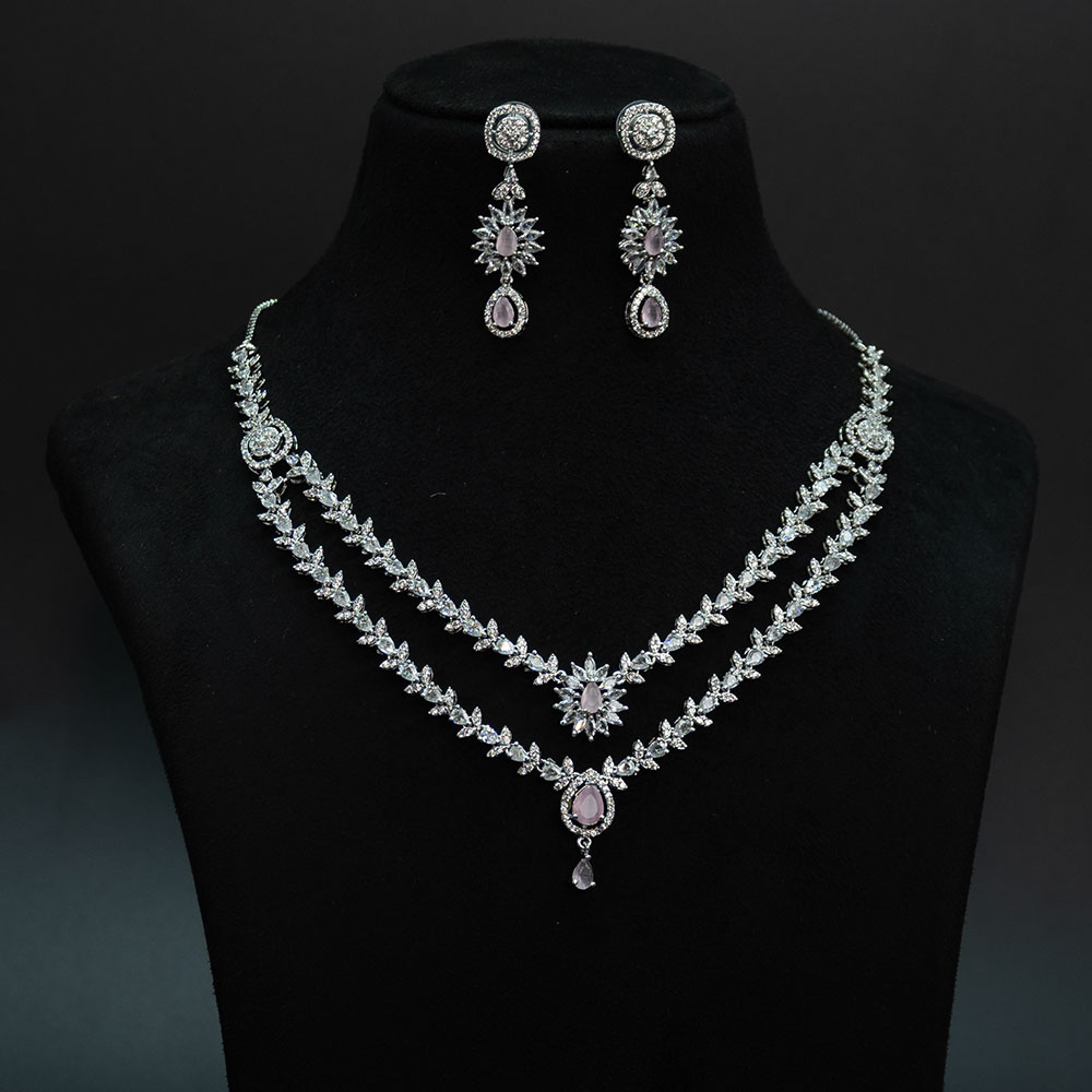 pink-double-neckles_DSC9982-min