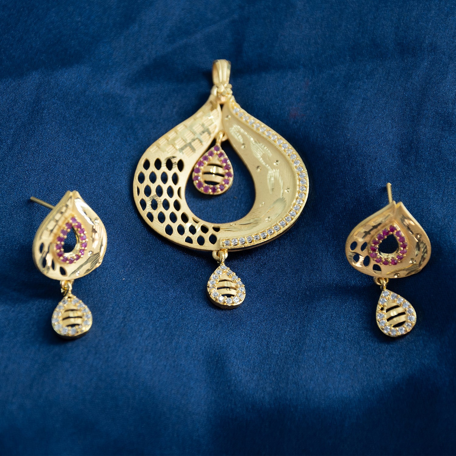 pendant set