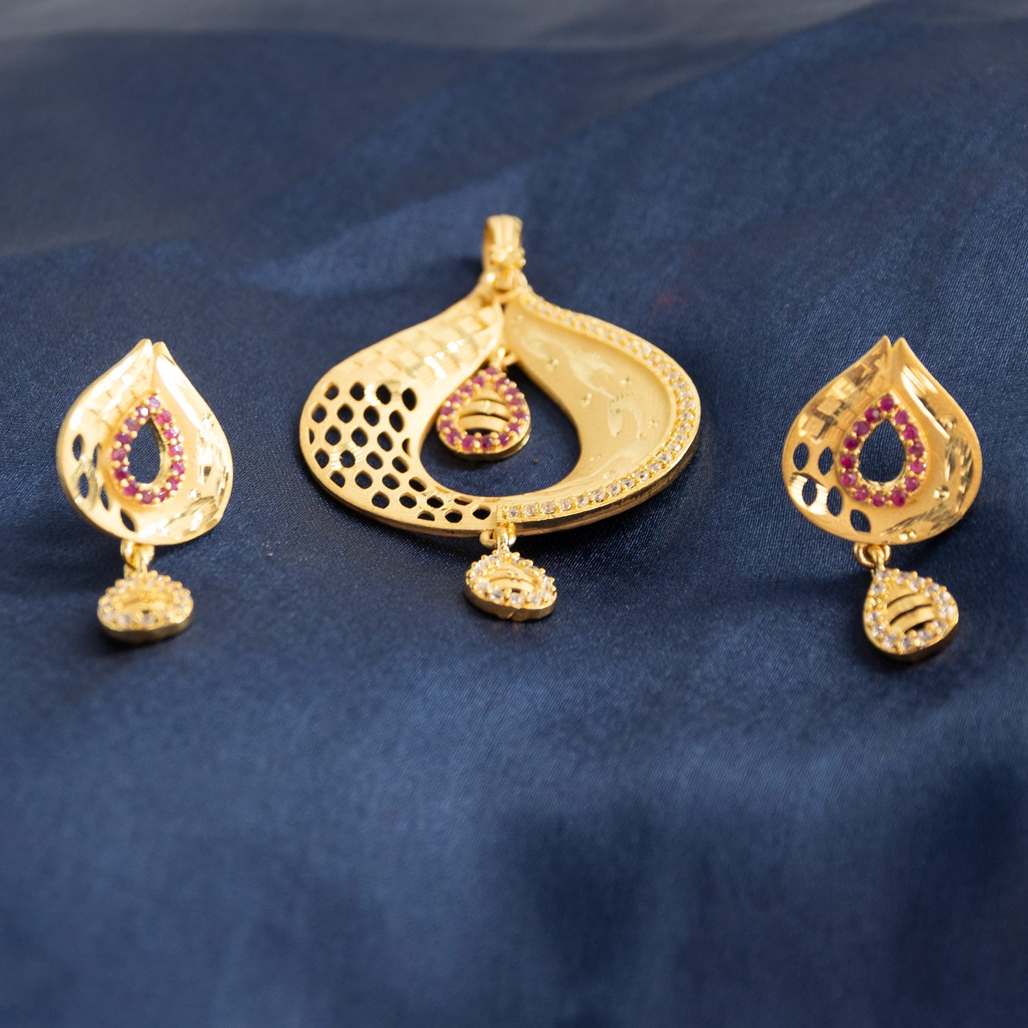 pendant set