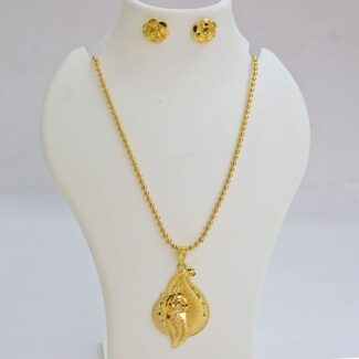 Classic Gold Forming Chain Pendant