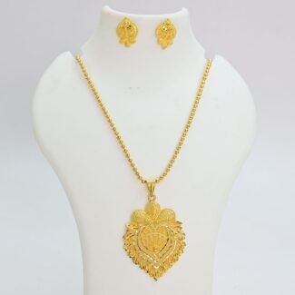 Classic Gold Forming Chain Pendant