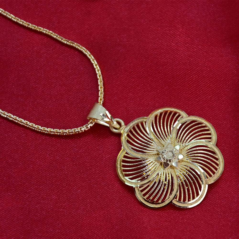 Stylish Forming Chain with Designer Pendant Stylish Forming Chain with Designer Pendant