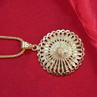 Classic Gold Forming Chain Pendant