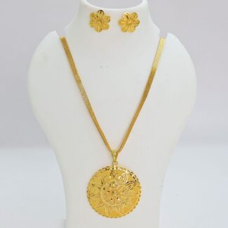 Stylish Gold Chain with Pendant